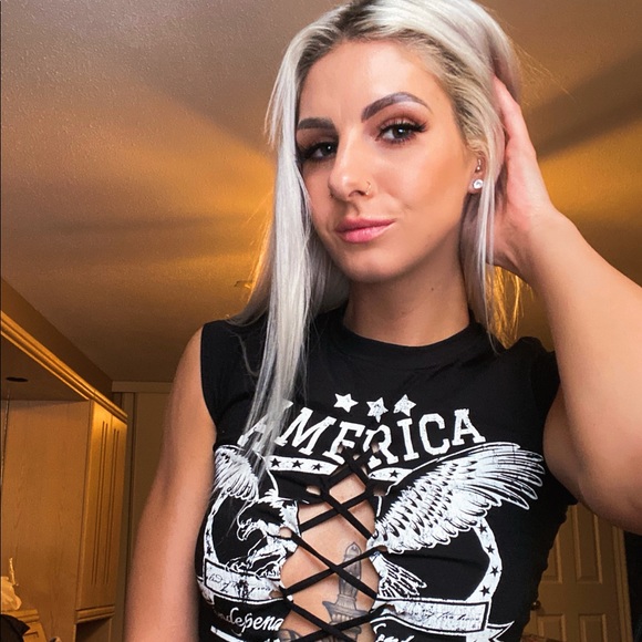 Meet your Posher, Taylor - Picture 1 of 1